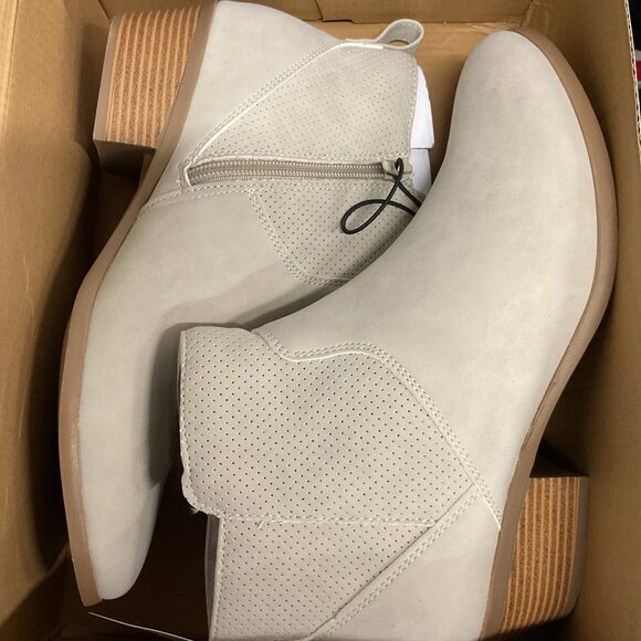 Arizona Jean Co Women’s Lambay Stacked Heel Booties Stone Sz 7.5 M MSRP $65 - Picture 5 of 6